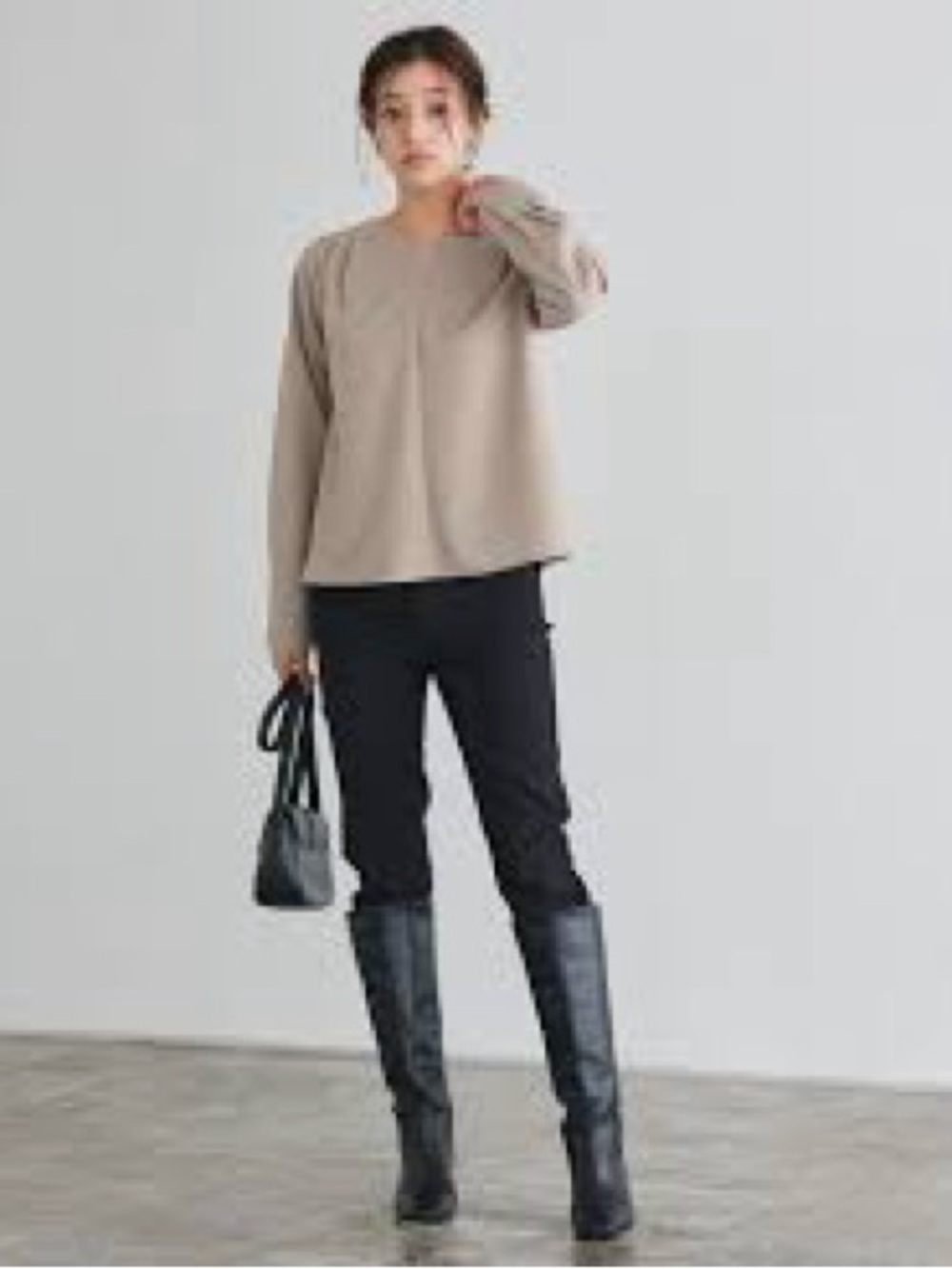 Kal Reiman Minimalist Neutral Tone  Cape 3/4 Sleeve 100% Wool V-Neck Sweatshirt